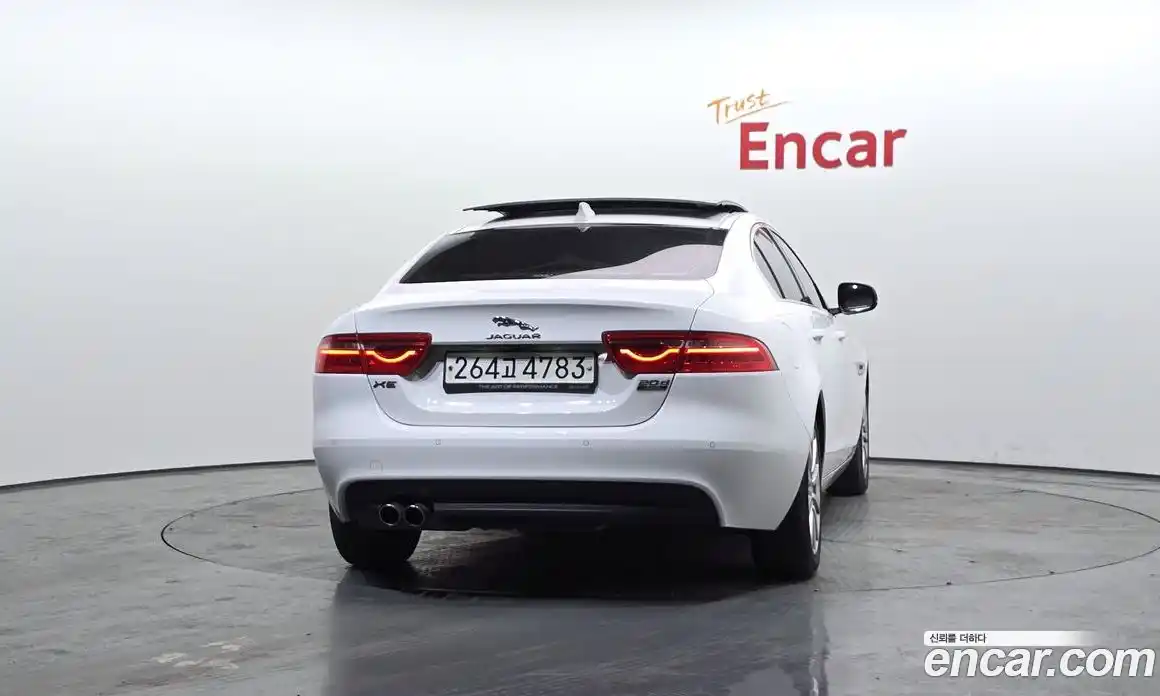 Jaguar XE 2016 2.0 гидро в Москве № 803410, фото 4