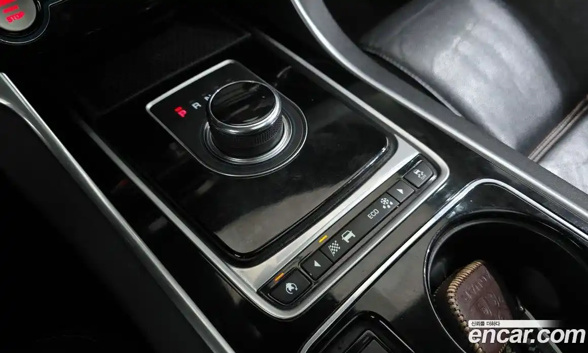 Jaguar XE 2016 2.0 гидро в Москве № 803410, фото 9