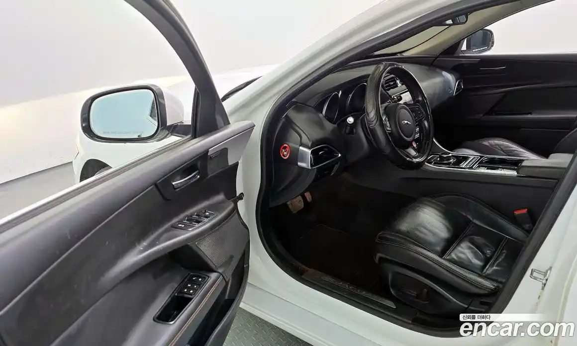 Jaguar XE 2016 2.0 гидро в Москве № 803410, фото 10