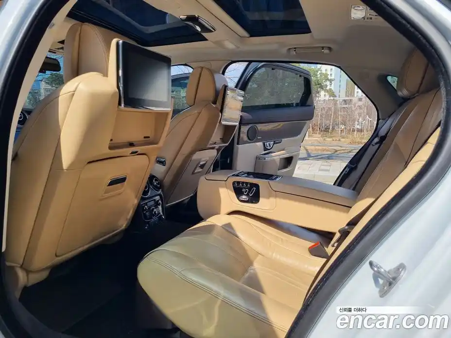 Jaguar XJ 2016 3.0 гидро в Москве № 803441, фото 11