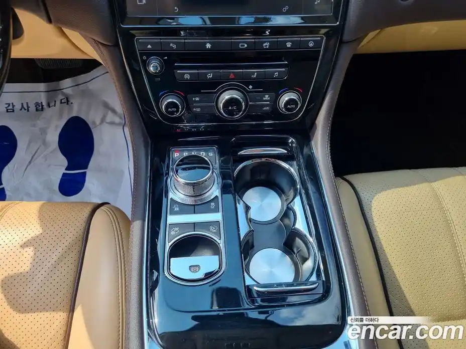 Jaguar XJ 2016 3.0 гидро в Москве № 803441, фото 17