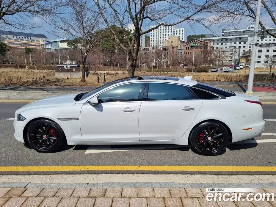 Jaguar XJ 2016 3.0 гидро в Москве № 803441, фото 3