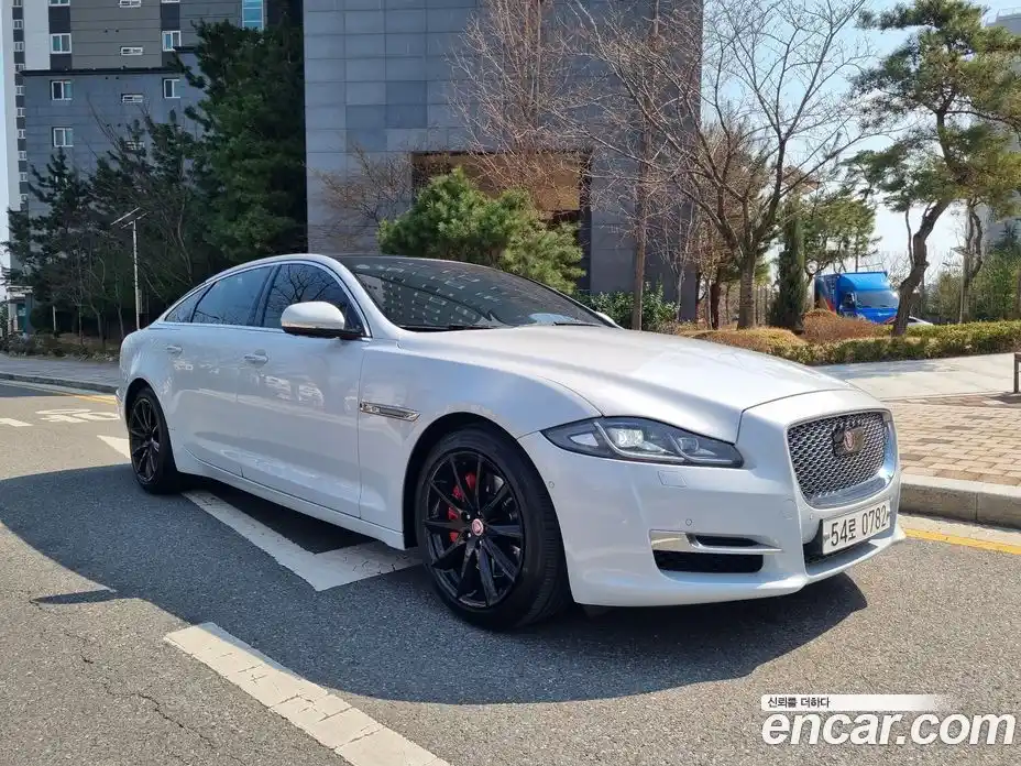 Jaguar XJ 2016 3.0 гидро в Москве № 803441, фото 7