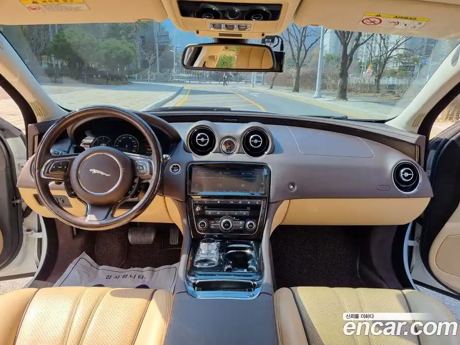 Jaguar XJ 2016 3.0 гидро в Москве № 803441, фото 9