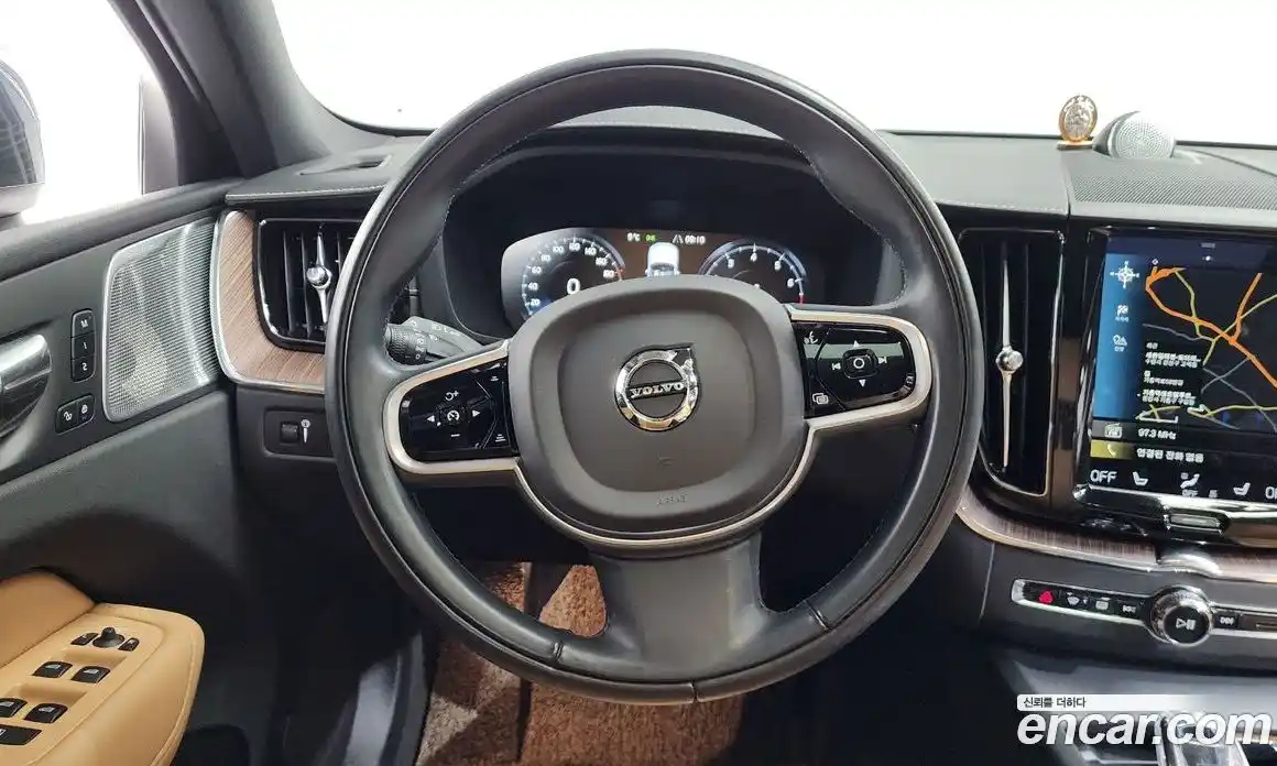 Volvo XC60 2021 2.0 гидро в Москве № 824000, фото 13