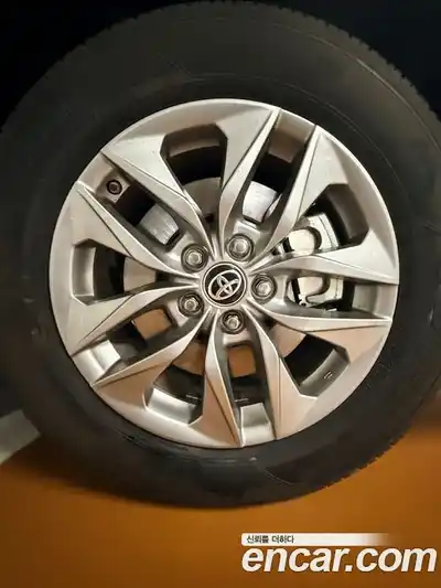 Toyota Sienna 2024 2.5 гидро в Москве № 863039, миниатюра 4