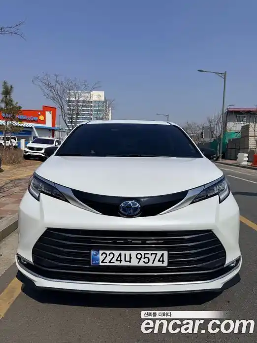 Toyota Sienna 2024 2.5 гидро в Москве № 863039, фото 7