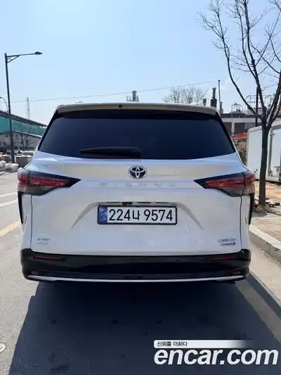 Toyota Sienna 2024 2.5 гидро в Москве № 863039, миниатюра 8