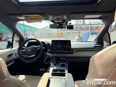 Toyota Sienna 2024 2.5 гидро в Москве № 863039, миниатюра 9