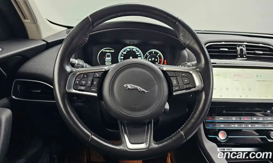 Jaguar F-Pace 2018 2.0 гидро в Москве № 897222, фото 13