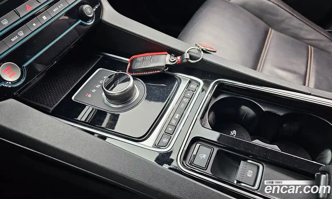 Jaguar F-Pace 2018 2.0 гидро в Москве № 897222, фото 9