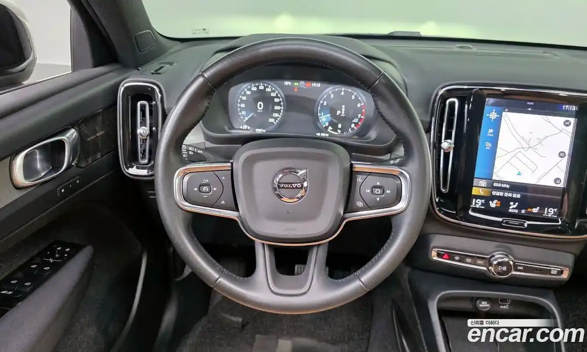 Volvo XC40 2021 2.0 гидро в Москве № 972045, фото 13