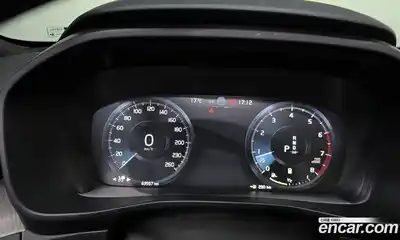 Volvo XC40 2021 2.0 гидро в Москве № 972045, миниатюра 8