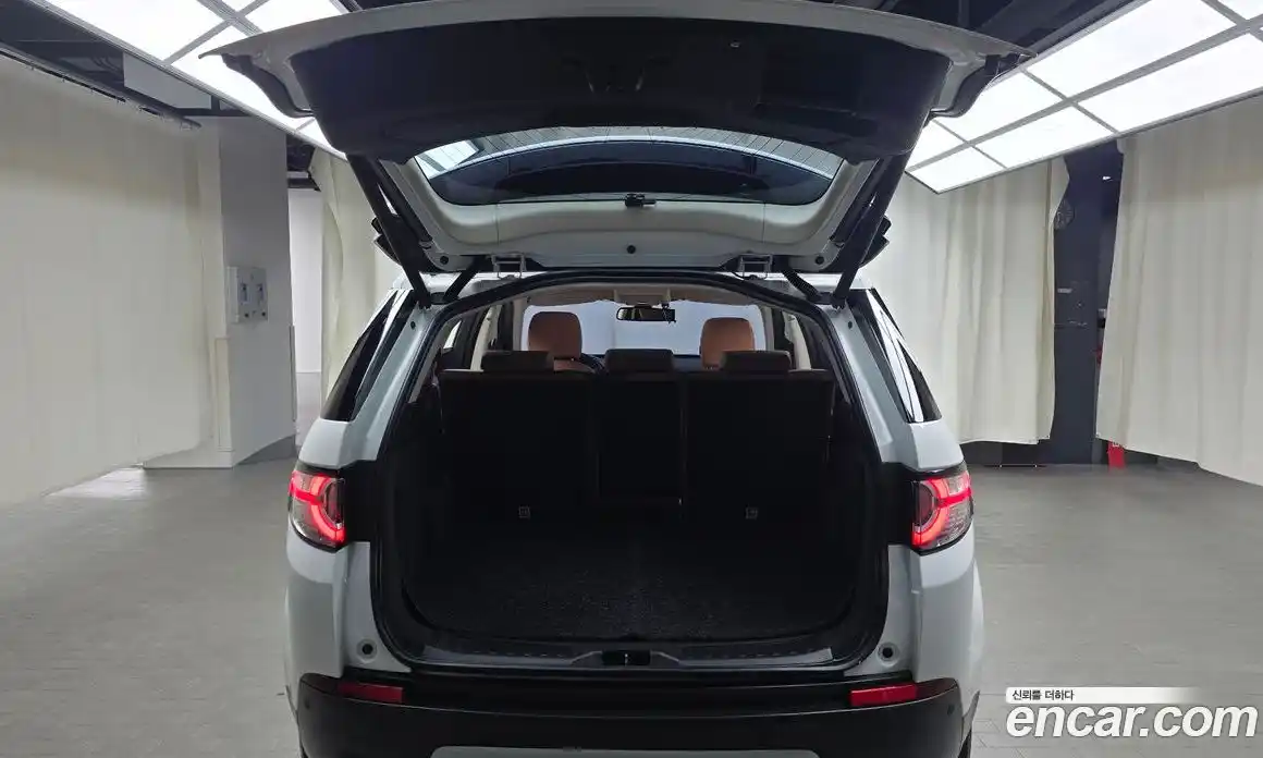 Land Rover Discovery Sport 2016 2.0 гидро в Москве № 166511, фото 20