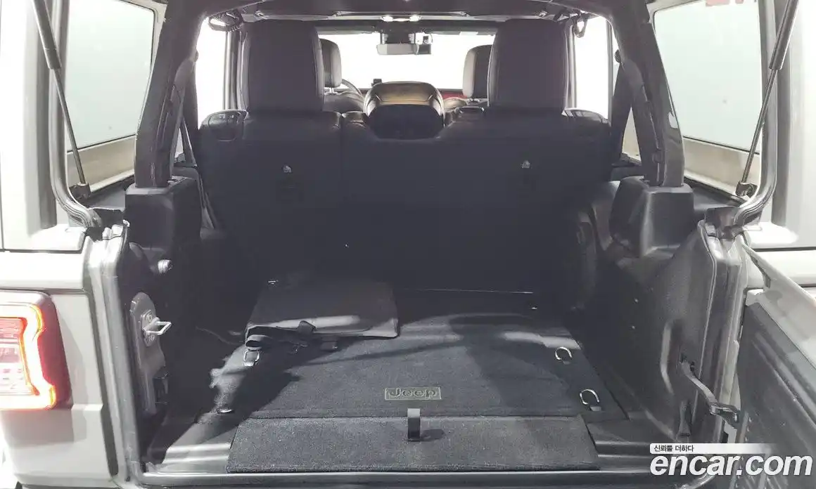 Jeep Wrangler 2021 2.0 гидро в Москве № 215396, фото 20