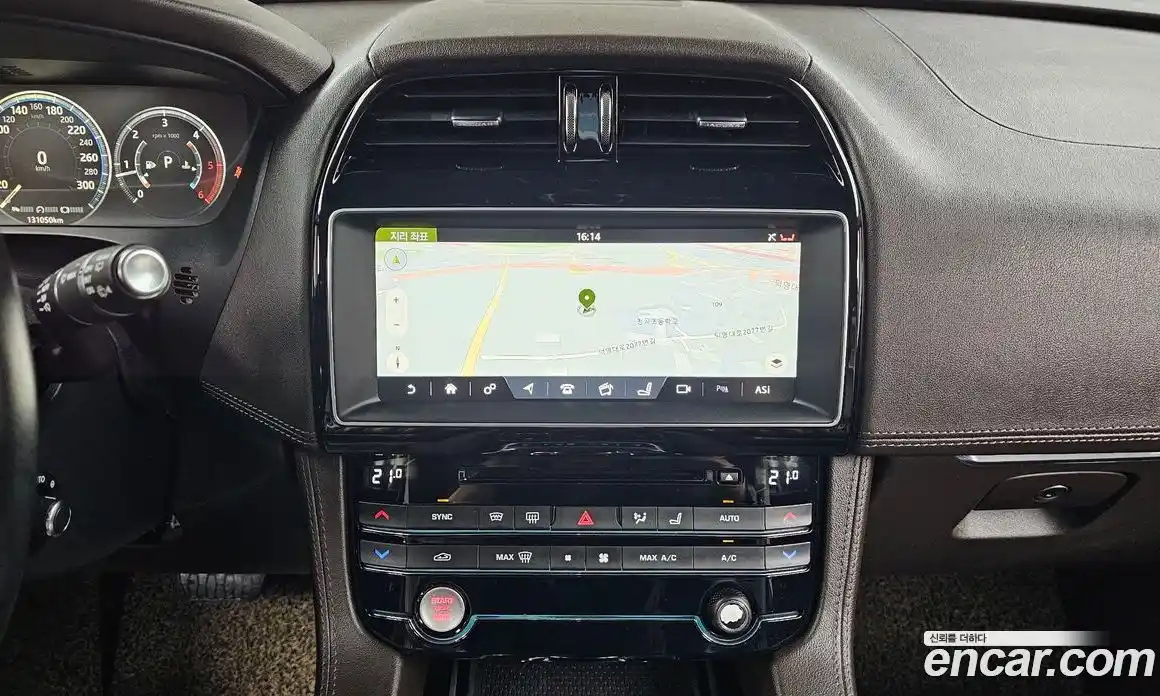 Jaguar F-Pace 2017 2.0 гидро в Москве № 320214, фото 15