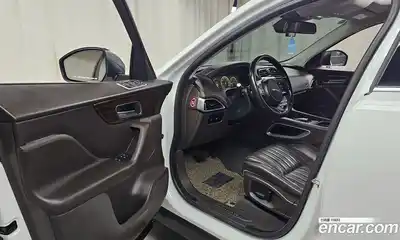 Jaguar F-Pace 2017 2.0 гидро в Москве № 320214, миниатюра 10