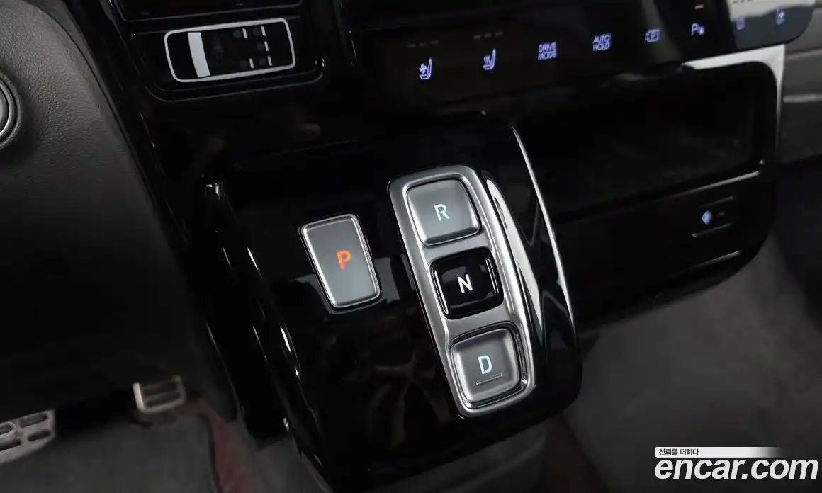 Hyundai Staria 2024 1.6 гидро в Москве, фото 8