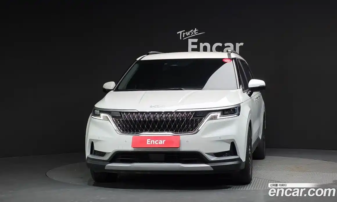 Kia Canival 2023 2.2 гидро в Москве № 132587, фото 3