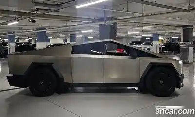 Tesla Cybertruck 2025 гидро в Москве № 198693, миниатюра 4
