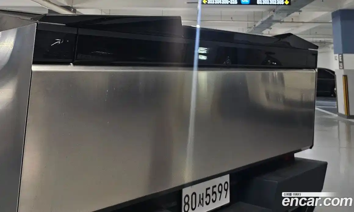 Tesla Cybertruck 2025 гидро в Москве № 198693, фото 8