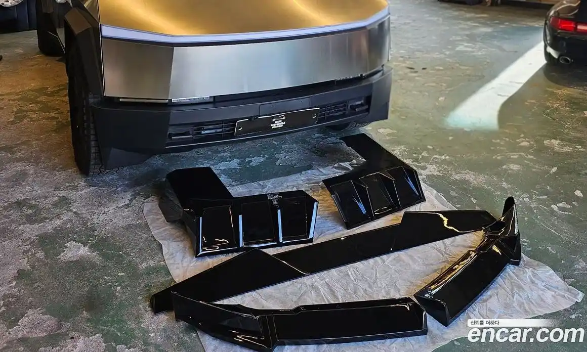 Tesla Cybertruck 2025 гидро в Москве № 198693, фото 9