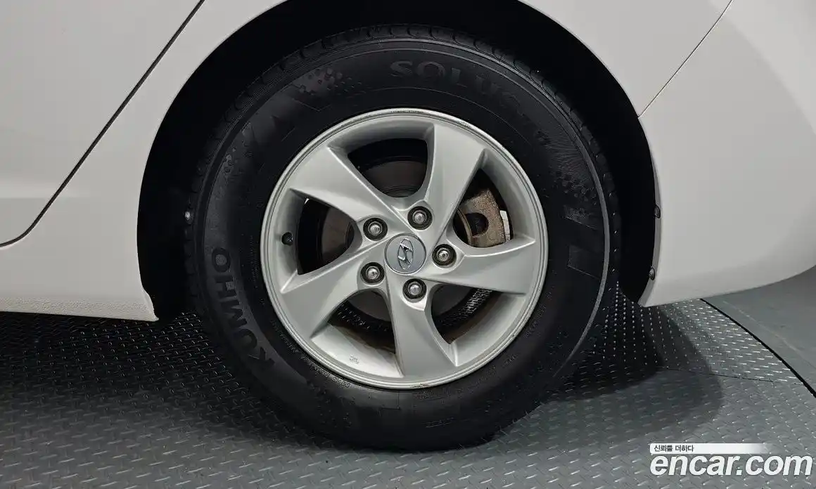 Hyundai Avante 2013 1.6 гидро в Москве № 1127859, фото 5