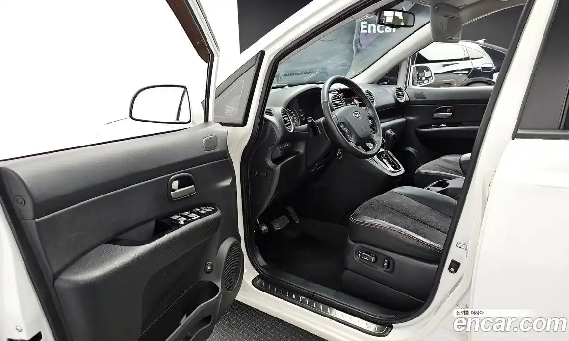 Kia Carens 2008 2.0 гидро в Москве № 1128501, фото 11