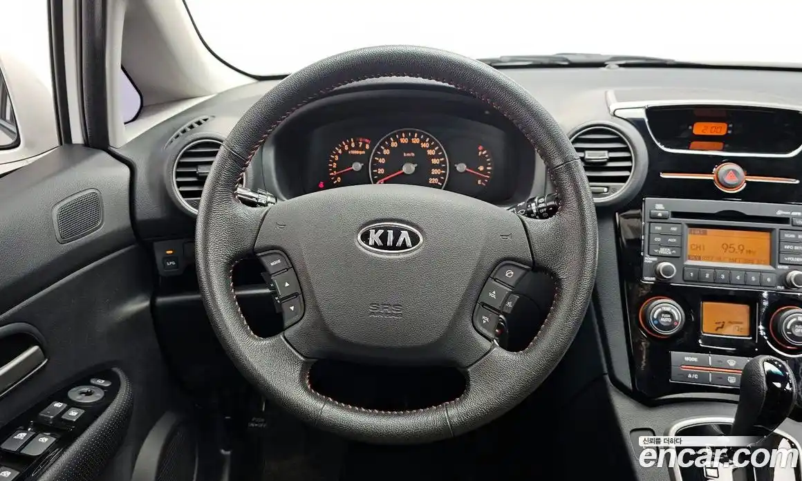 Kia Carens 2008 2.0 гидро в Москве № 1128501, фото 13