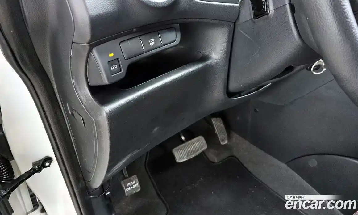 Kia Carens 2008 2.0 гидро в Москве № 1128501, фото 19