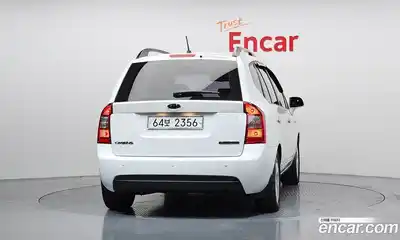 Kia Carens 2008 2.0 гидро в Москве № 1128501, миниатюра 4