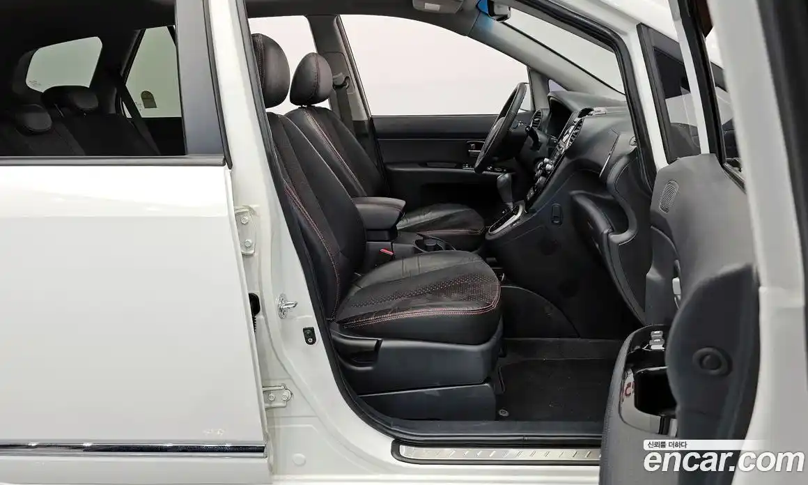 Kia Carens 2008 2.0 гидро в Москве № 1128501, фото 10