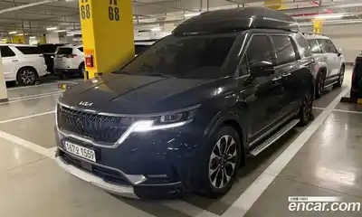 Kia Canival Gasoline 9-Seater Hi-Limousine Signature