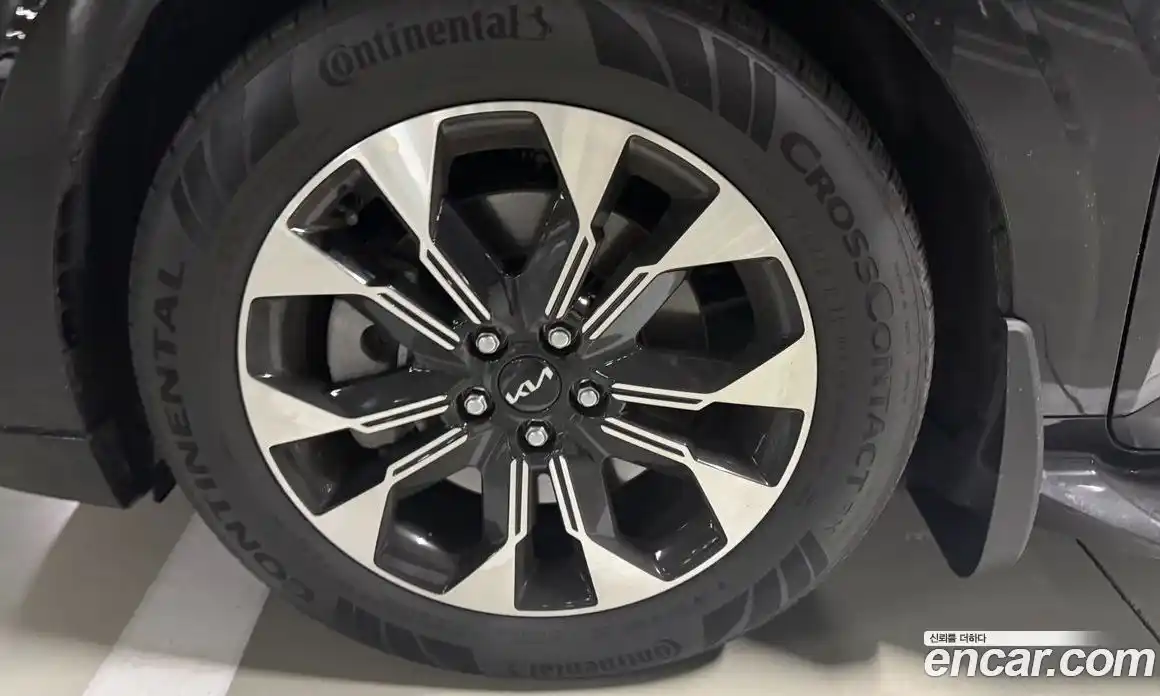 Kia Canival 2023 3.5 Автомат в Москве № 1128537, фото 4