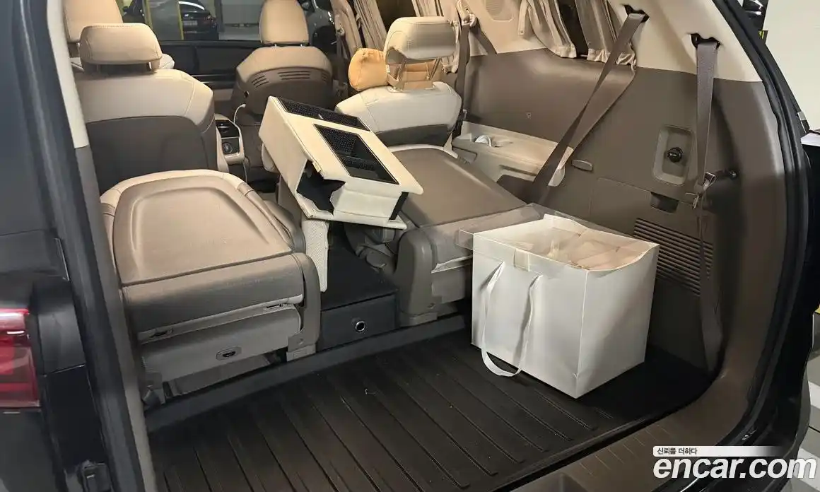 Kia Canival 2023 3.5 Автомат в Москве № 1128537, фото 9