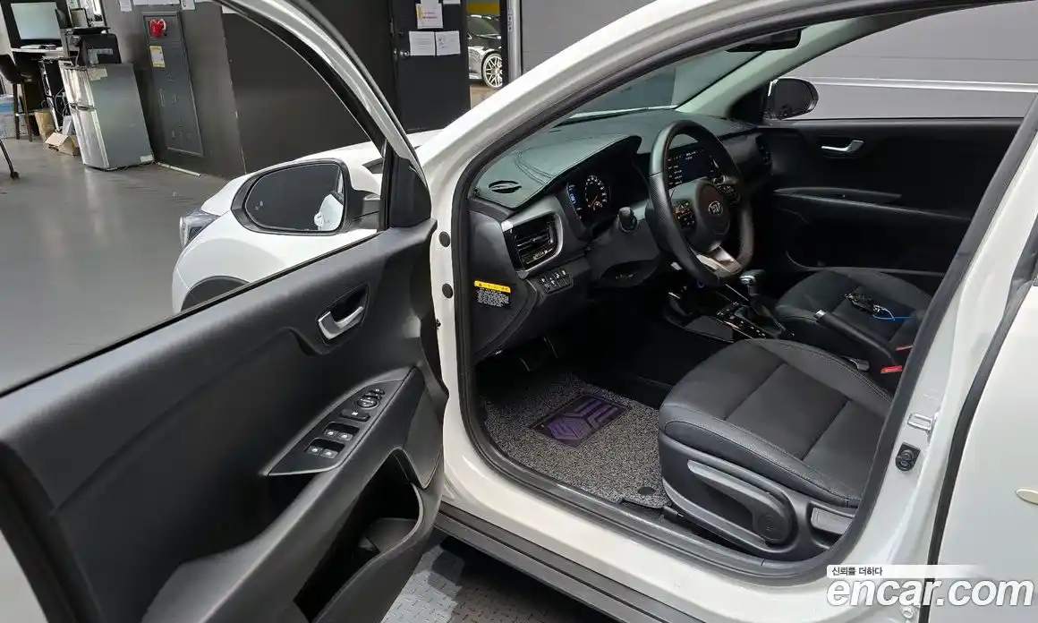 Kia Stonic 2019 1.6 Автомат в Москве № 1128543, фото 11