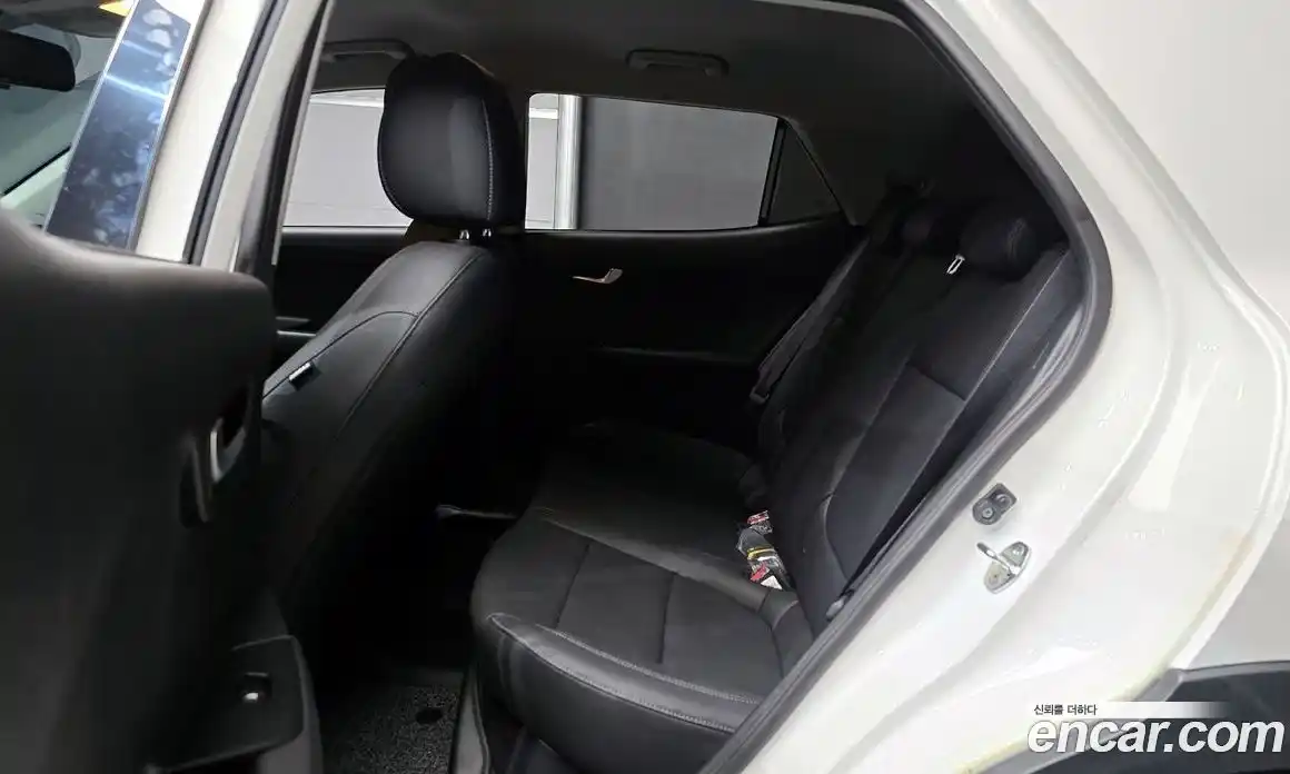 Kia Stonic 2019 1.6 Автомат в Москве № 1128543, фото 13