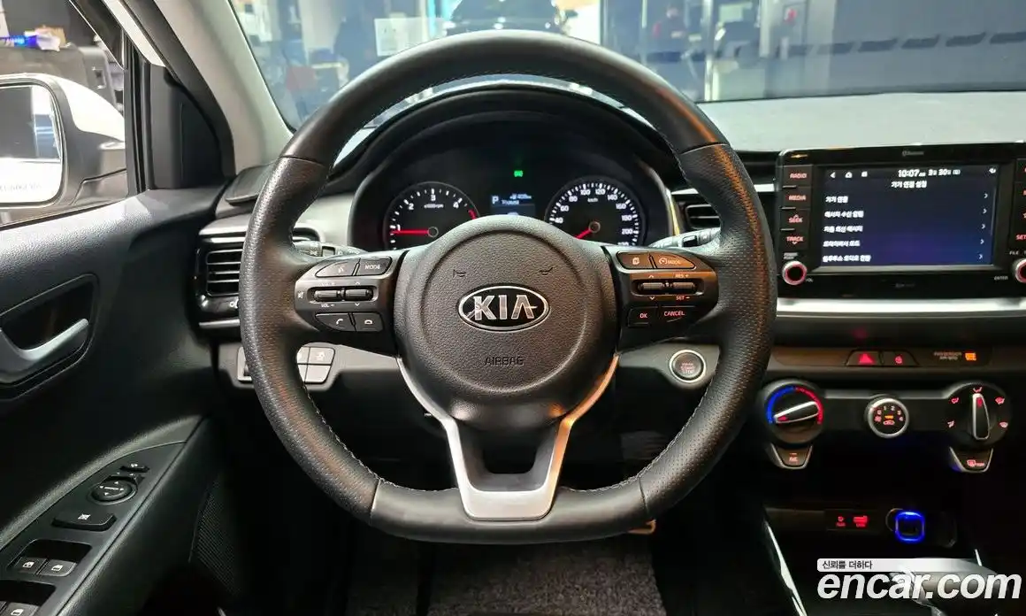 Kia Stonic 2019 1.6 Автомат в Москве № 1128543, фото 14
