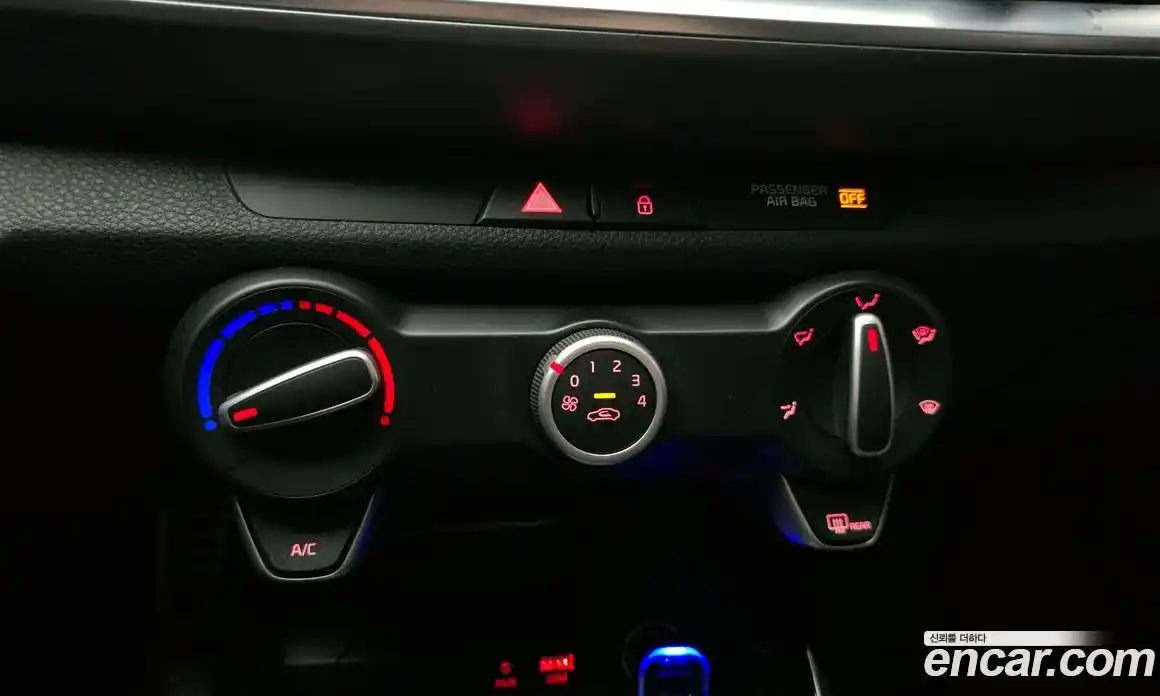 Kia Stonic 2019 1.6 Автомат в Москве № 1128543, фото 17