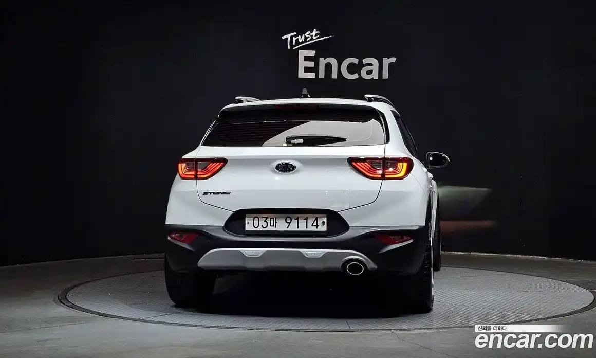 Kia Stonic 2019 1.6 Автомат в Москве № 1128543, фото 4