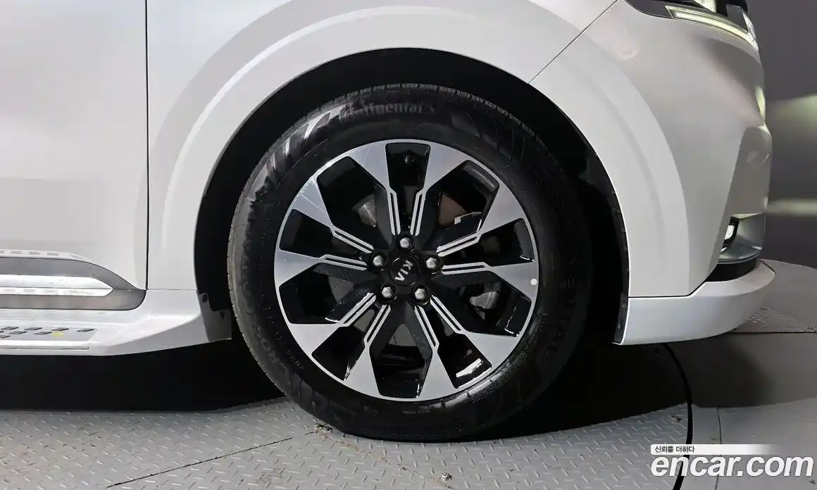 Kia Canival 2021 3.5 Автомат в Москве № 1128594, фото 5