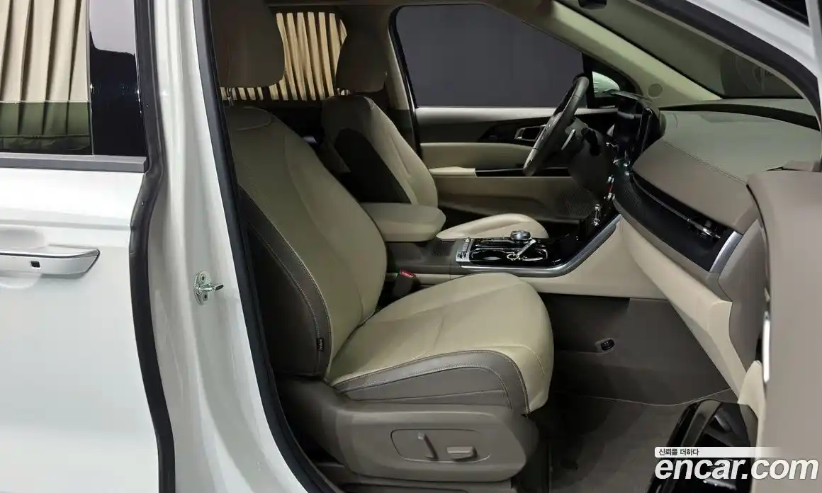 Kia Canival 2021 3.5 Автомат в Москве № 1128594, фото 10