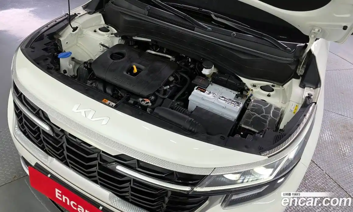 Kia Seltos 2022 2.0 Автомат в Москве № 1128873, фото 6