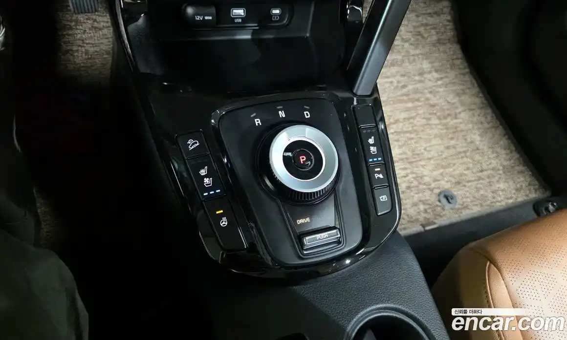 Kia Seltos 2022 2.0 Автомат в Москве № 1128873, фото 9