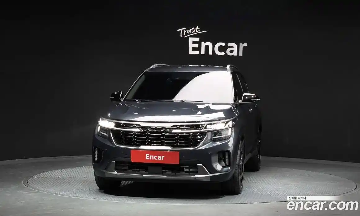 Kia Seltos 2023 1.6 Автомат в Москве № 1128978, фото 3