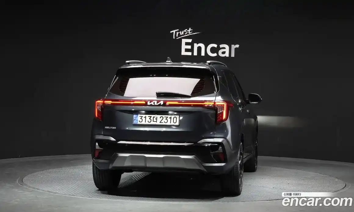 Kia Seltos 2023 1.6 Автомат в Москве № 1128978, фото 4