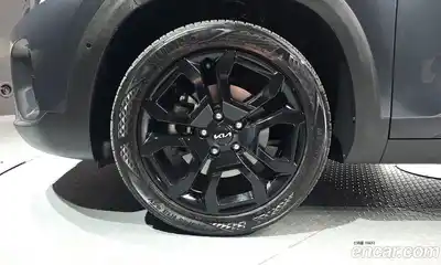 Kia Seltos 2023 1.6 Автомат в Москве № 1128978, миниатюра 5