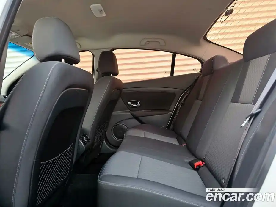 Renault SM3 2010 1.6 гидро в Москве № 1128998, фото 13