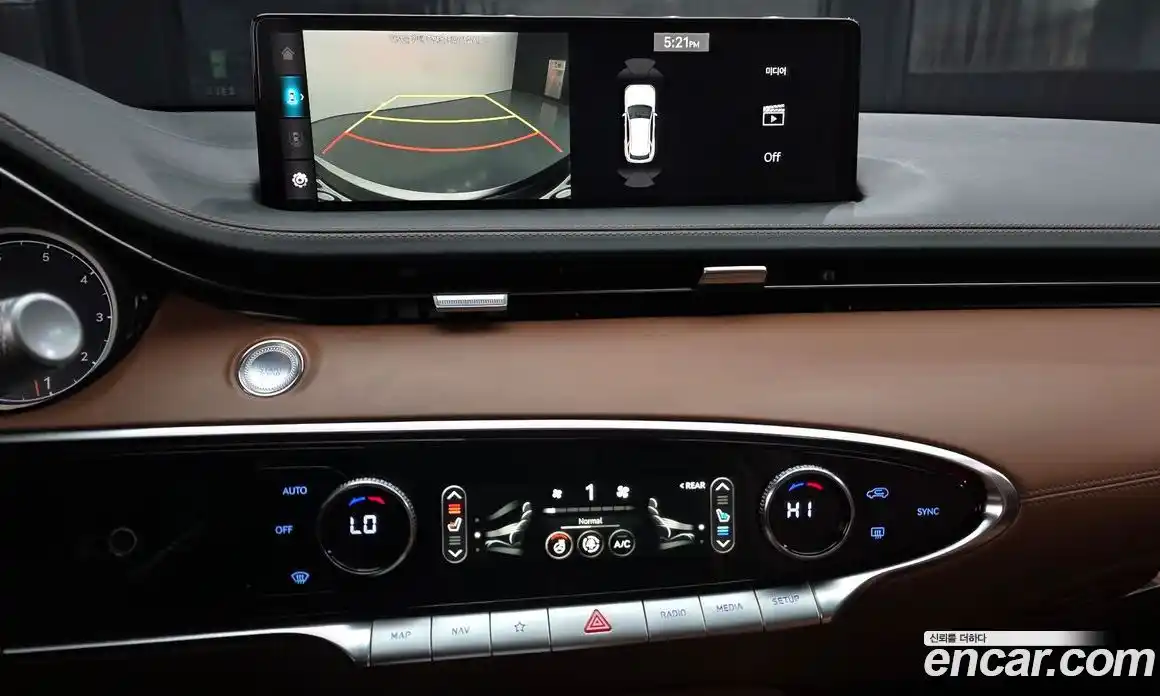 Genesis GV70 2021 2.2 Автомат в Москве № 1129154, фото 15