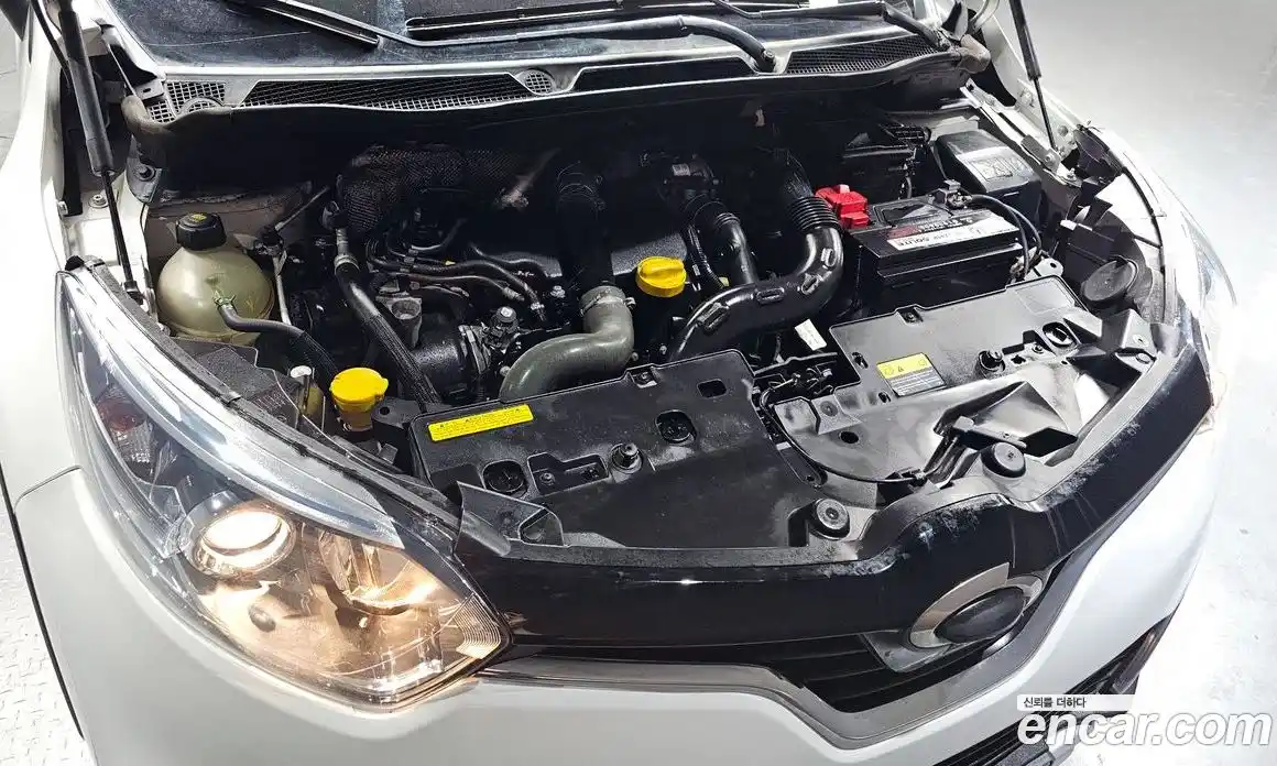Renault QM3 2017 1.5 гидро в Москве № 1131116, фото 6